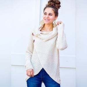 CROSS OVER CREAM KNIT SWEATER